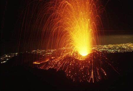 Una leggenda di origine normanna: re Artù sull'Etna Etna_erupting_small